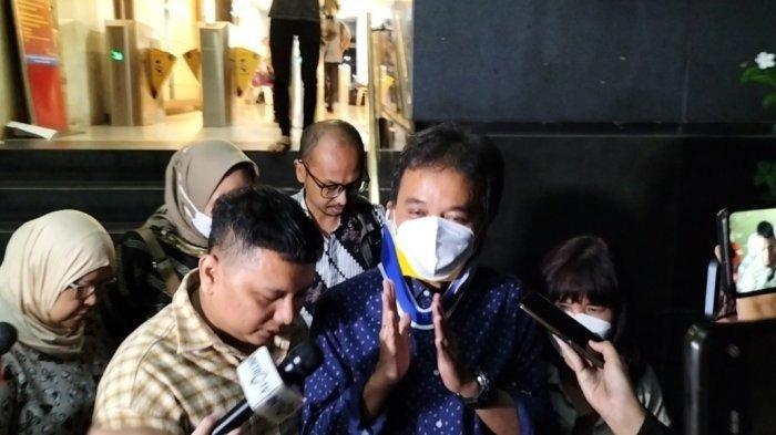 UGM Batal Gelar Acara Roy Suryo Cs, Publik Bertanya Ada Apa
